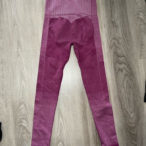 Never work Fabletics leggings - Picture 2 of 2